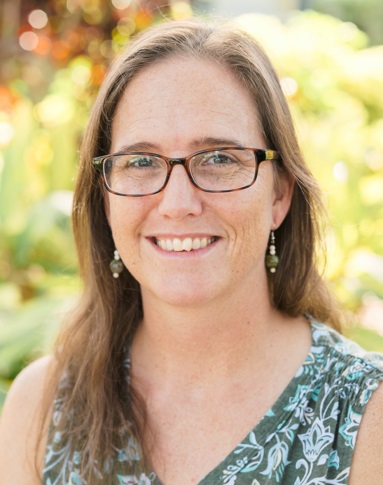 Holly Bailey Headshot